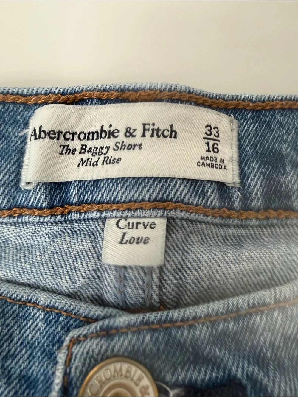 Abercrombie & Fitch the Baggy Short Mid Rise Curve Love Denim Shorts Size 33/16